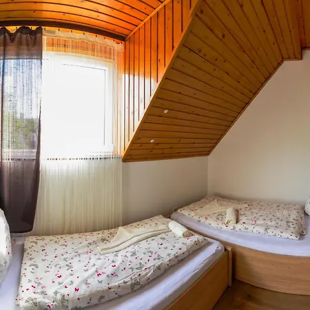 Zomi Vendeghaz Πανσιόν 3*