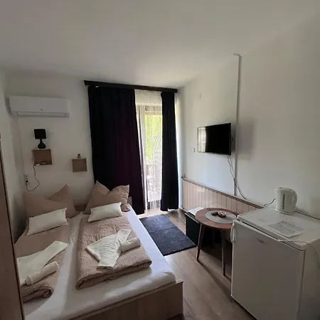 Πανσιόν Zomi Vendeghaz