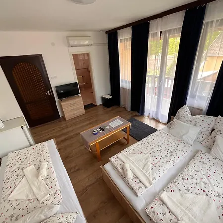 Zomi Vendeghaz Πανσιόν 3*