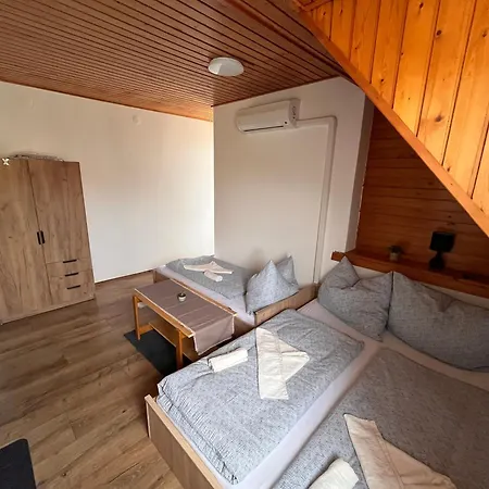 Πανσιόν Zomi Vendeghaz