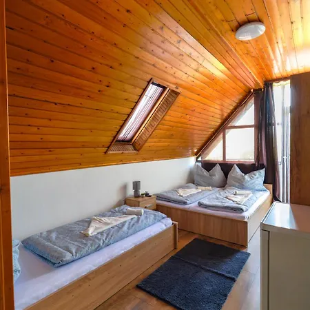 Zomi Vendeghaz 3* Σίοφοκ